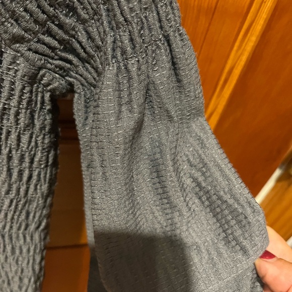 NWOT Kirious Off the Shoulder Smocked Top - Picture 6 of 12